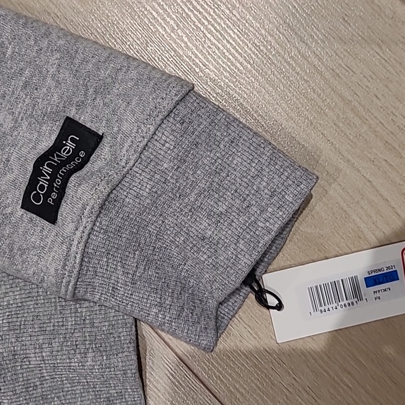 CALVIN KLEIN Performance Cropped Hoodie Sweater, Gray, XL - Picture 5 of 10